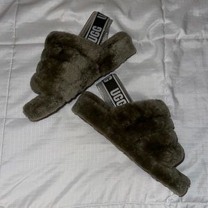 NWB UGG SLIPPERS. OLIVE.